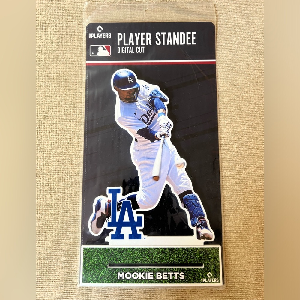 Mookie Betts silhouette